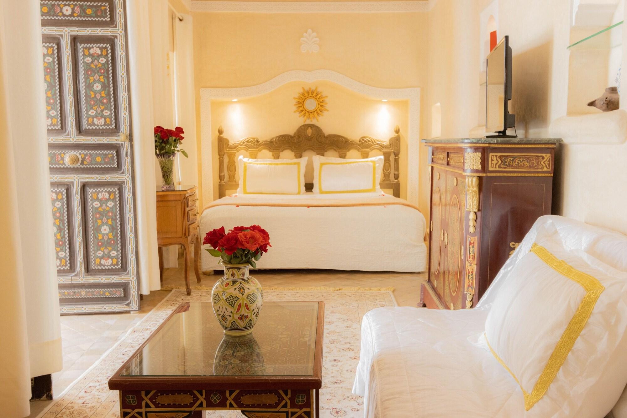 Riad Palais Des Princesses & Spa มาร์ราเกช ภายนอก รูปภาพ A room at the hotel